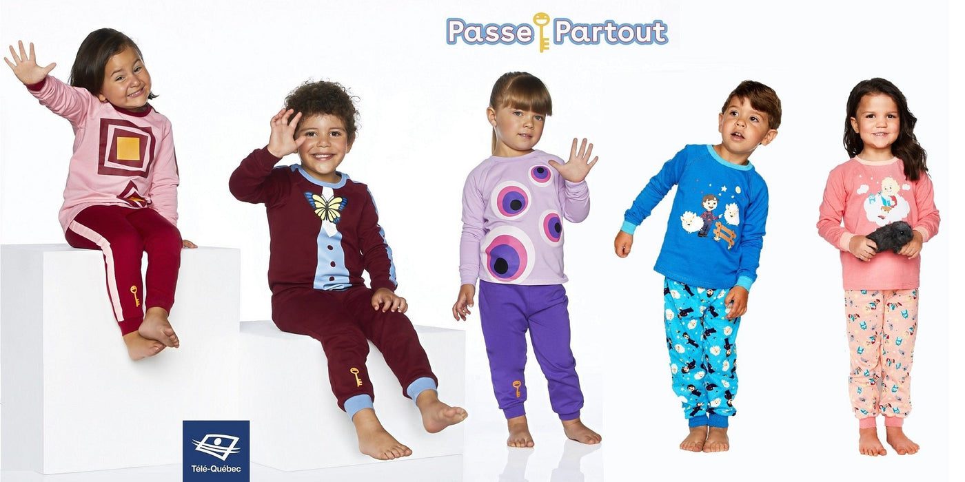 Enfants avec différents modèle de pyjama passe-partout