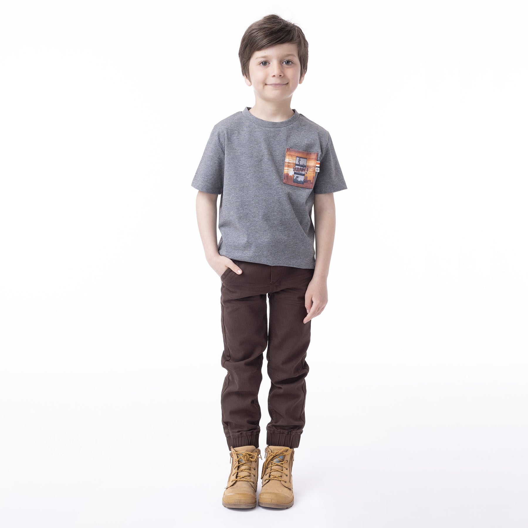 T-shirt pour enfant garçon par Nanö | F23PR01-03 Charbon chiné | Boutique Flos, vêtements mode pour bébés et enfants